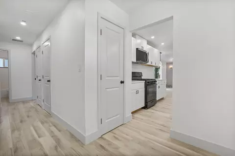 Entry Way - 1829 Glouster Way, Modesto, CA 95350 photo 2 of 3