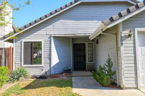 Exterior - 2509 Walnut Park Dr, Modesto, CA 95355 photo 3 of 9