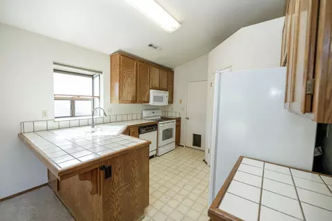 Kitchen - 2509 Walnut Park Dr, Modesto, CA 95355 photo 2 of 5