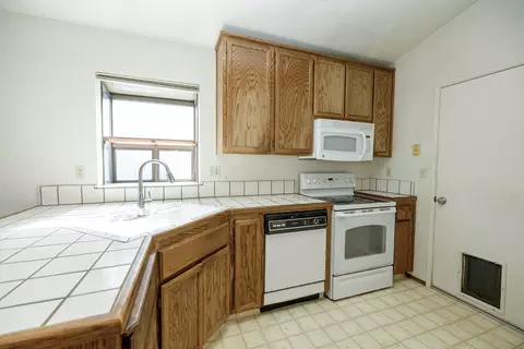 Kitchen - 2509 Walnut Park Dr, Modesto, CA 95355 photo 3 of 5