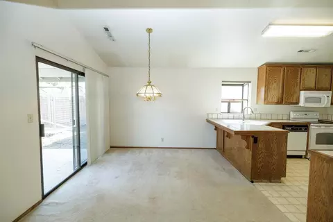 Living - 2509 Walnut Park Dr, Modesto, CA 95355 photo 3 of 5