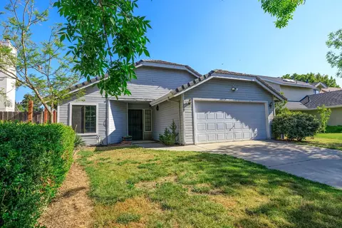 Exterior - 2509 Walnut Park Dr, Modesto, CA 95355 photo 2 of 9