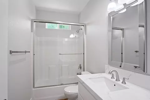 Bath - 2023 Boothe Rd, Ceres, CA 95307 photo 3 of 3