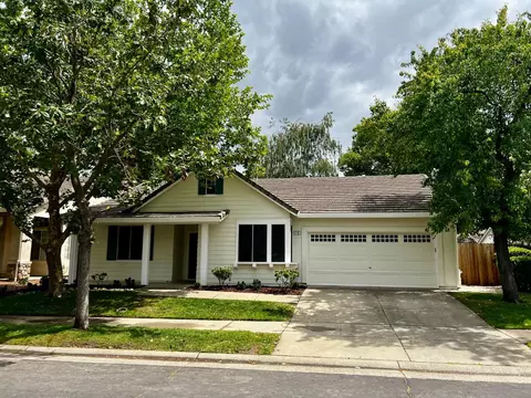 10 Madison Ct, Roseville, CA 95678