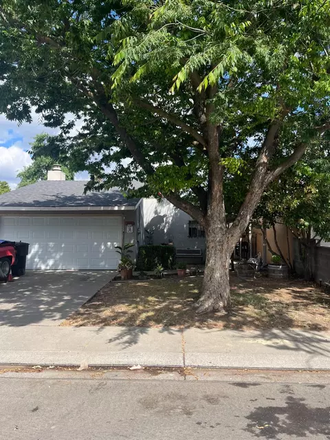 2324 St James Pl, Modesto, CA 95350 photo 2