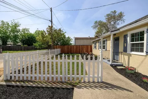 Exterior - 4017 Mill St, Denair, CA 95316 photo 6 of 14