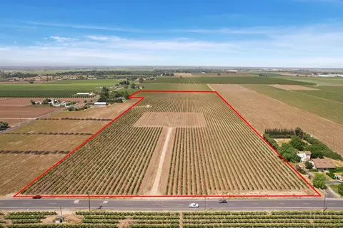 16701 Devries, Lodi, CA 95242 photo 2