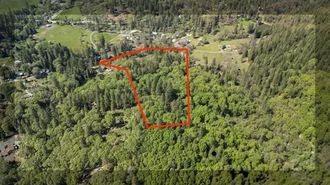 12711 Davis Ln, Nevada City, CA 95959