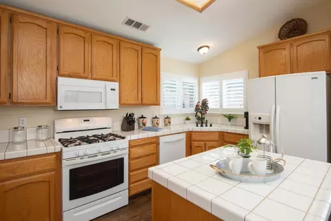 2800 Bernstein Dr, Modesto, CA 95358 photo 11