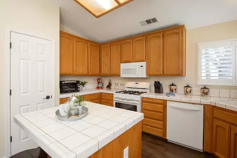 2800 Bernstein Dr, Modesto, CA 95358 photo 10