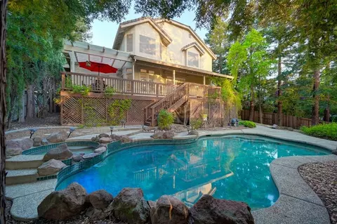 329 Canyon Falls Dr, Folsom, CA 95630