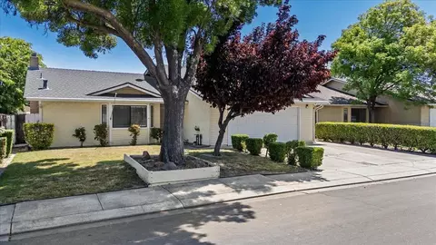832 Chalone Dr, Modesto, CA 95358 photo 2