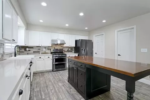 Kitchen - 873 Ruess Rd, Ripon, CA 95366 photo 2 of 3