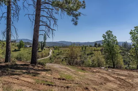 5901 Old Emigrant Trl, Mountain Ranch, CA 95246