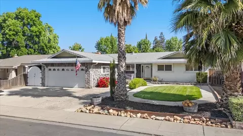 2501 Continental Dr, Modesto, CA 95355 photo 2