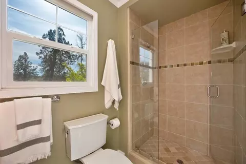 Bath - 2854 Benson St, Placerville, CA 95667 photo 2 of 4