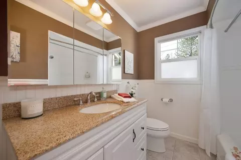 Bath - 2854 Benson St, Placerville, CA 95667 photo 1 of 4