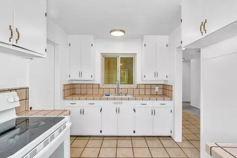Kitchen - 1641 Virginia Ave, Dos Palos, CA 93620 photo 1 of 2