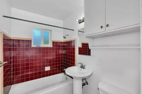 Bath - 1641 Virginia Ave, Dos Palos, CA 93620 photo 1 of 1
