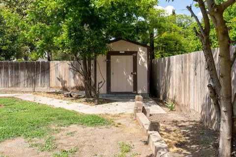 Exterior - 1641 Virginia Ave, Dos Palos, CA 93620 photo 9 of 11
