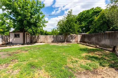 Exterior - 1641 Virginia Ave, Dos Palos, CA 93620 photo 4 of 11