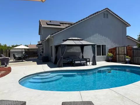 Exterior - 1617 Heath Way, Ceres, CA 95307 photo 5 of 8