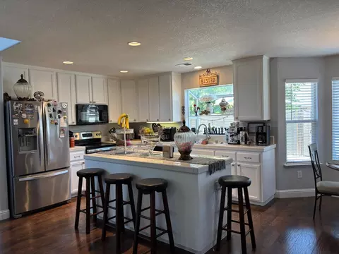Kitchen - 1617 Heath Way, Ceres, CA 95307 photo 1 of 3