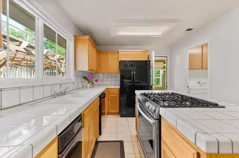 Kitchen - 12501 Wolf Rd, Grass Valley, CA 95949 photo 5 of 5