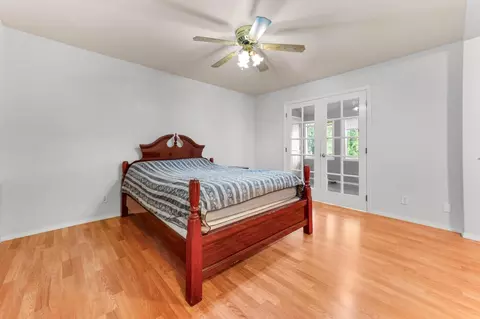 Bedroom - 12501 Wolf Rd, Grass Valley, CA 95949 photo 3 of 6