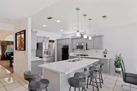 Kitchen - 1724 Stonum Rd, Modesto, CA 95351 photo 3 of 5