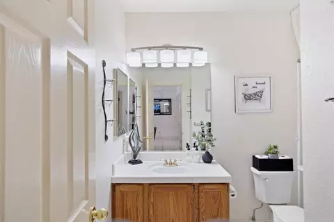 Bath - 1724 Stonum Rd, Modesto, CA 95351 photo 1 of 3
