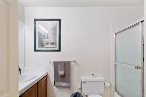 Bath - 1724 Stonum Rd, Modesto, CA 95351 photo 3 of 3