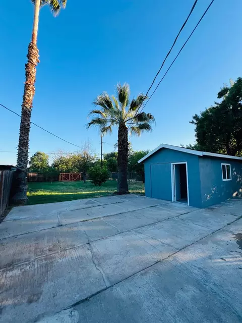 Exterior - 710 E 4th, Stockton, CA 95206 photo 1 of 3