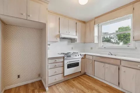 Kitchen - 290 W 23rd St, Tracy, CA 95376 photo 2 of 2