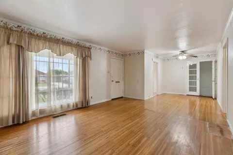 Living - 290 W 23rd St, Tracy, CA 95376 photo 3 of 3