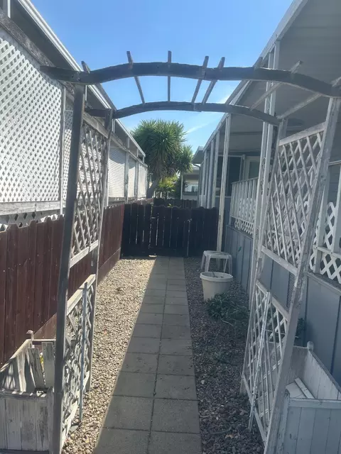 3808 Maui Ter, Modesto, CA 95351 photo 4