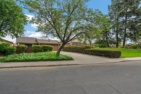 1900 Edgebrook Dr, Modesto, CA 95354 photo 1