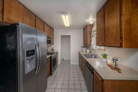 1828 Chesapeake Ave, Modesto, CA 95358 photo 16