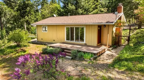 18221 Foxfire Way, Nevada City, CA 95959
