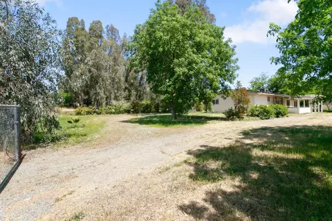Exterior - 4324 East Ave, Corning, CA 96021 photo 3 of 4