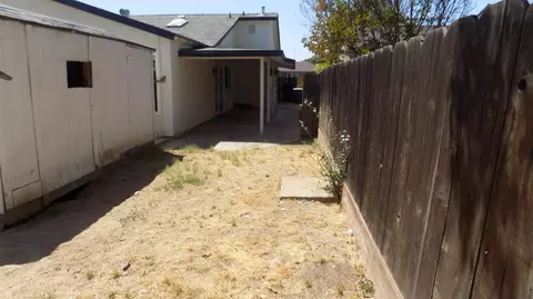 Exterior - 3320 Cherokee Ave, Merced, CA 95340 photo 5 of 12