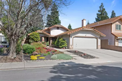 1616 Bergen Dr, Modesto, CA 95350 photo 2