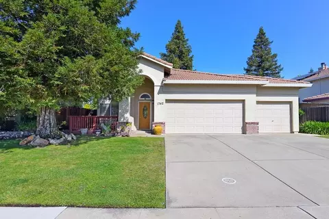 1742 Evergreen Dr, Roseville, CA 95747