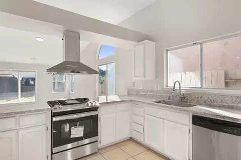 Kitchen - 1804 Brahms Way, Modesto, CA 95358 photo 2 of 2