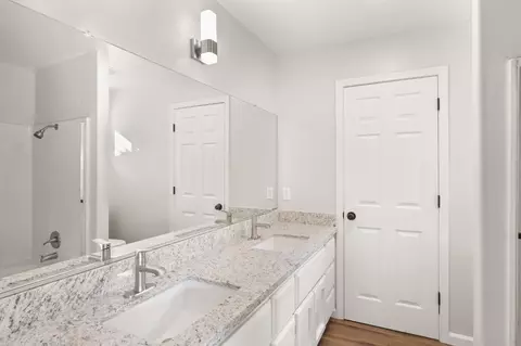 Bath - 1804 Brahms Way, Modesto, CA 95358 photo 2 of 2