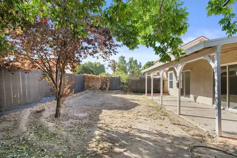 Exterior - 1804 Brahms Way, Modesto, CA 95358 photo 4 of 5