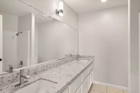 Bath - 1804 Brahms Way, Modesto, CA 95358 photo 1 of 2
