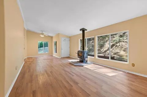 10500 Pekolee Dr, Grass Valley, CA 95949 photo 2