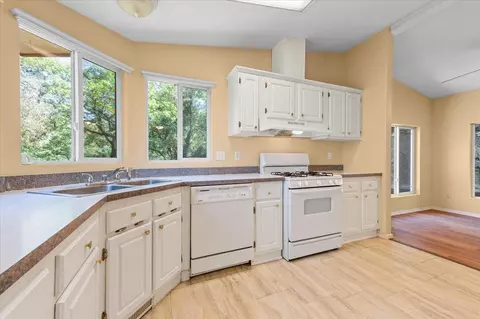 10500 Pekolee Dr, Grass Valley, CA 95949 photo 8