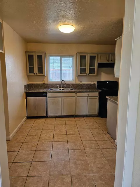 Kitchen - 901 Whittier Ave, Modesto, CA 95350 photo 2 of 2